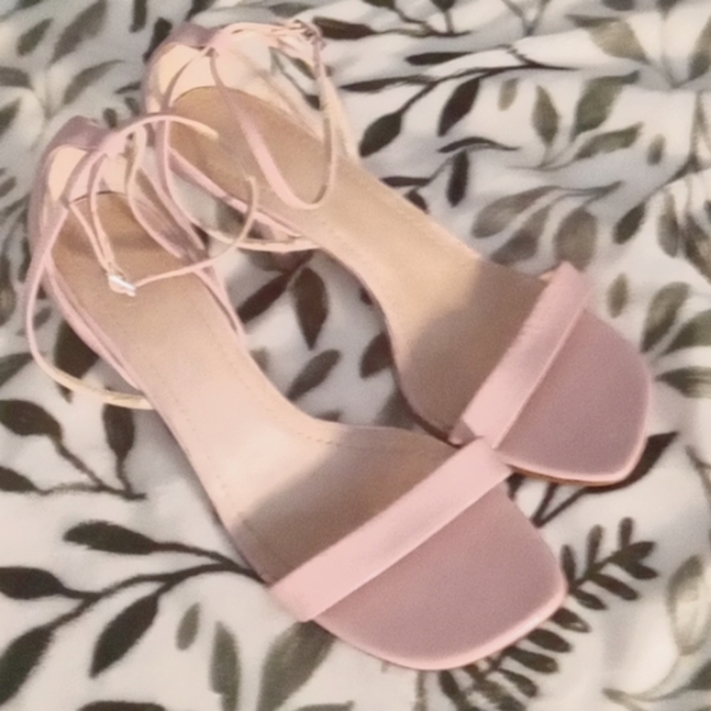 Colin Stewart,Pink,Size 9, Strappy 3in heels 👠
